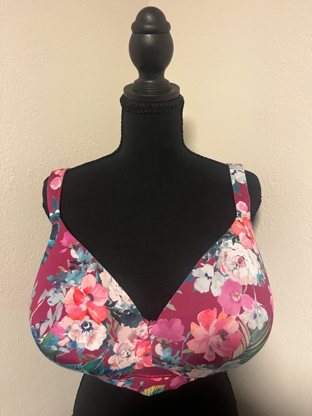 Cacique Lightly Lined Full Coverage Wireless Bra in Tropicsl Floral Mix-38H